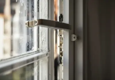 Châssis qui ferme mal en cours de réglage à Waterloo